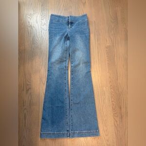 Alice + Olivia Medium Blue Flare Jeans